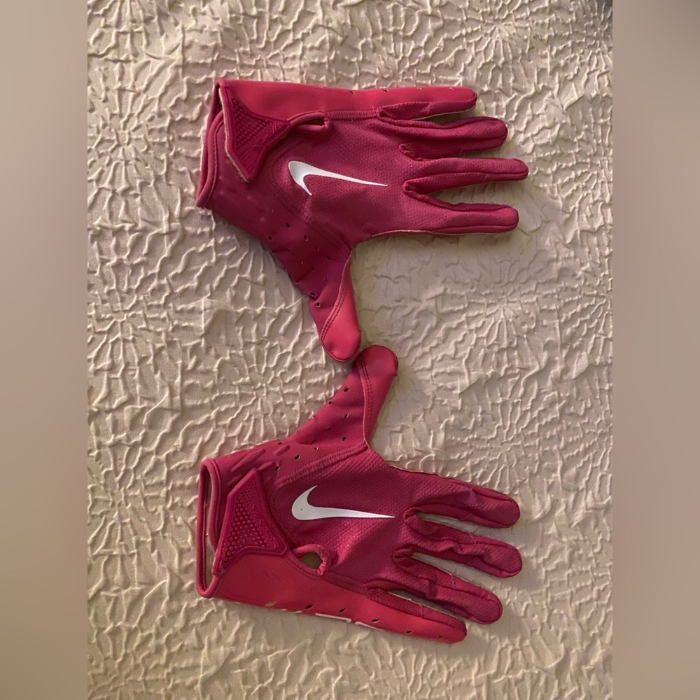 Pink Nike Gloves